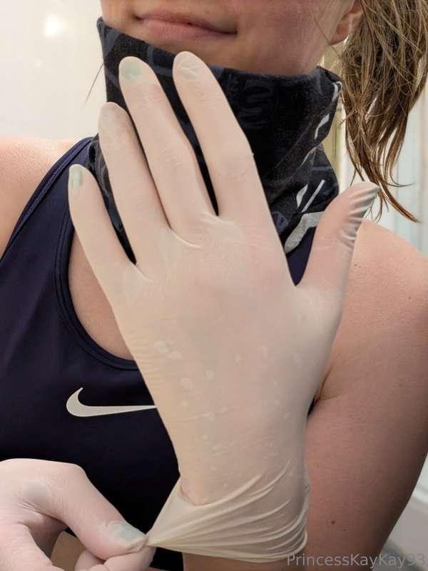Mmmh how the latex turns into second skin while running.. 🥵💦..