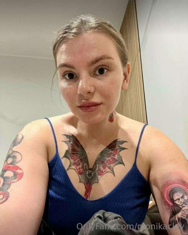 i really like what i have on my body 😏 i love my tattoos, wo..