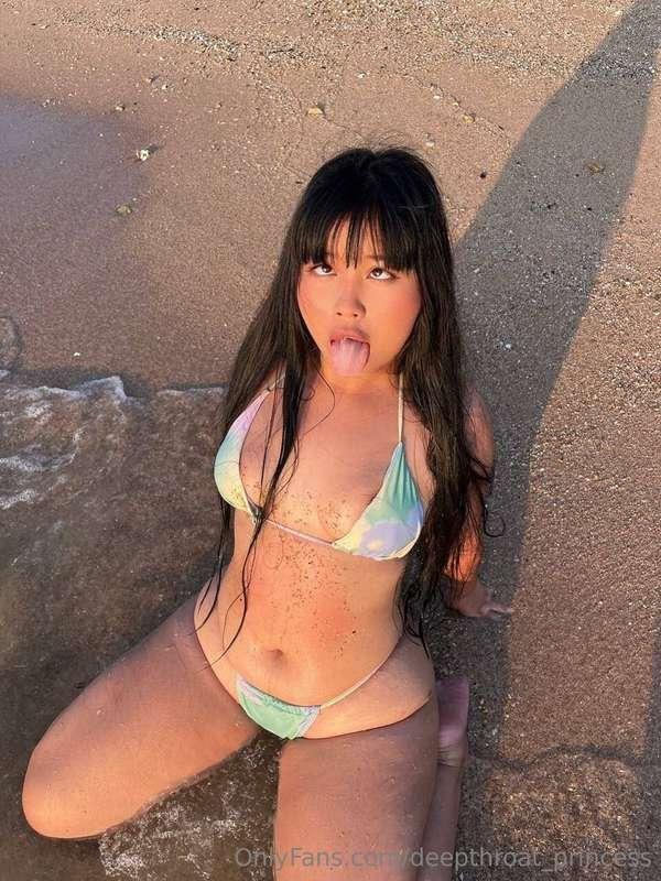 Which pic is better 1 or 2? 👅💦