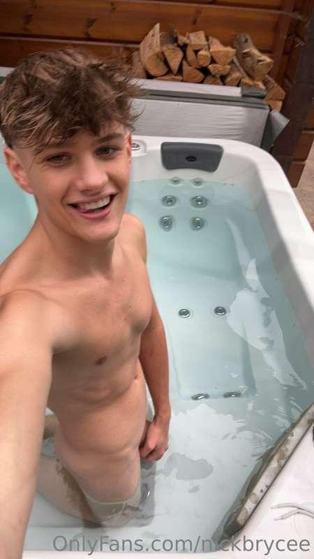 I already send you my new over 6min cum/ass play vid in the ..