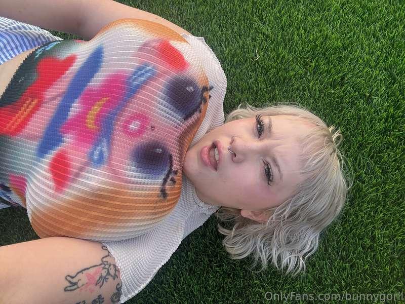 hey!!!! my eyes are up here :P(swipe for a vid!!!!!) 