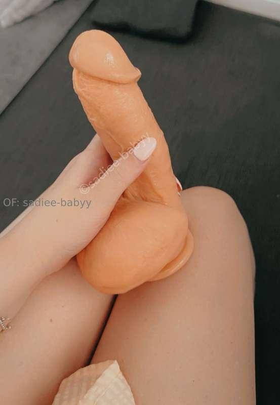 Want to unlock daily NSFW content? Over 3700 videos + photos..