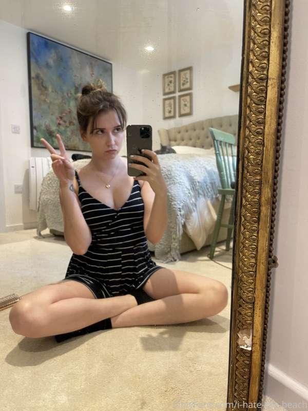 Hey guys! Go sub to my main page and tell me you’re from my ..