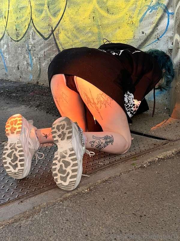 Gotta love urban exploration!! 😈