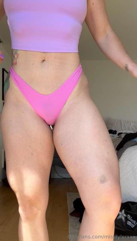 who wanna see my pump after cuz its leg day 