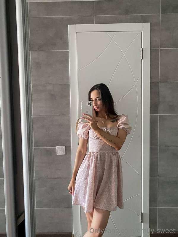 This is not a photo shoot - it's just me catching myself in ..