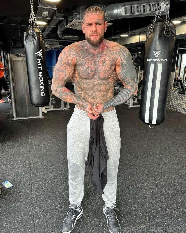 BIG HARRY😈