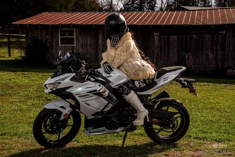 Who's still riding! I know I am! ❄️🥶