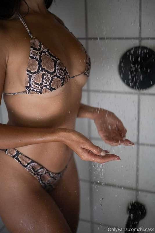 Hot showers 🚿 >>