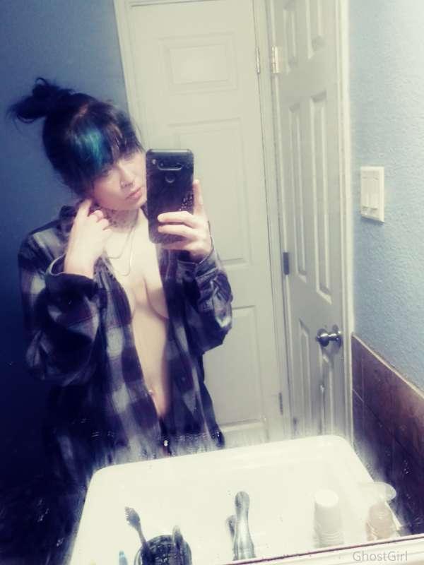 Can i put on your oversized shirts then walk around nakey? 👉..