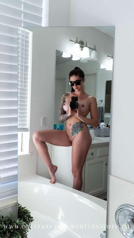 Thought you could use a little motivation to cum... 