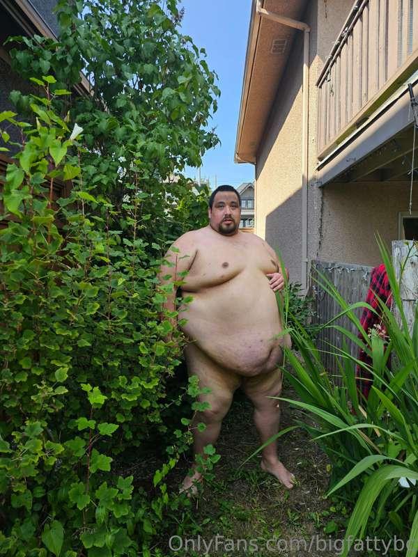 Oh no my clothes are gone! Quick hide in the leaves