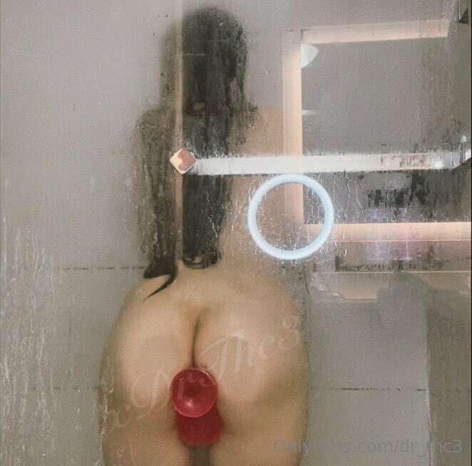 unlock for the full show 🍑🚿💖