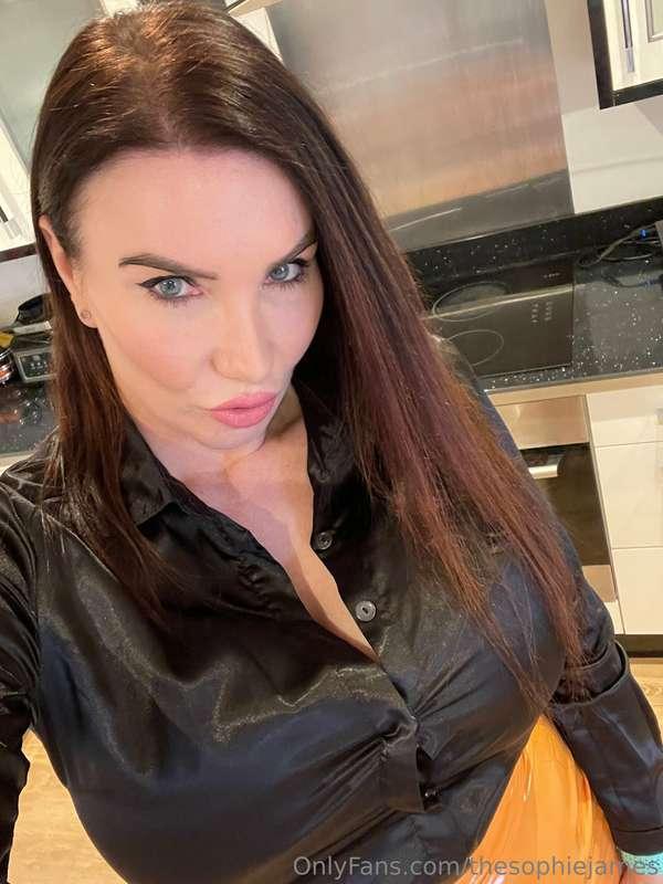 Good morning who would love to cum all over my huge fake tit..