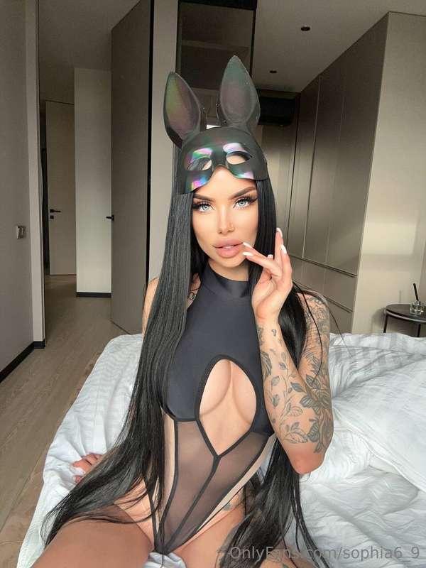 Angel or demon?😇😈
