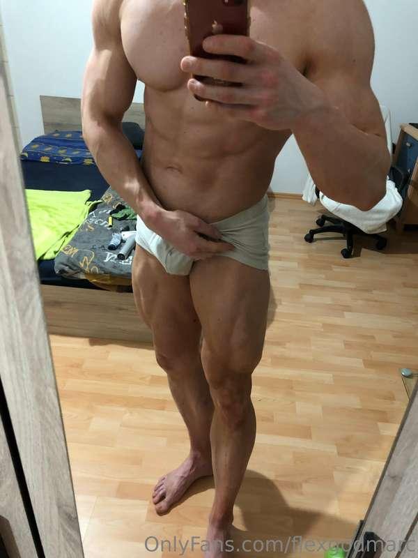 Another photo gallery😈so hot🥵🥵