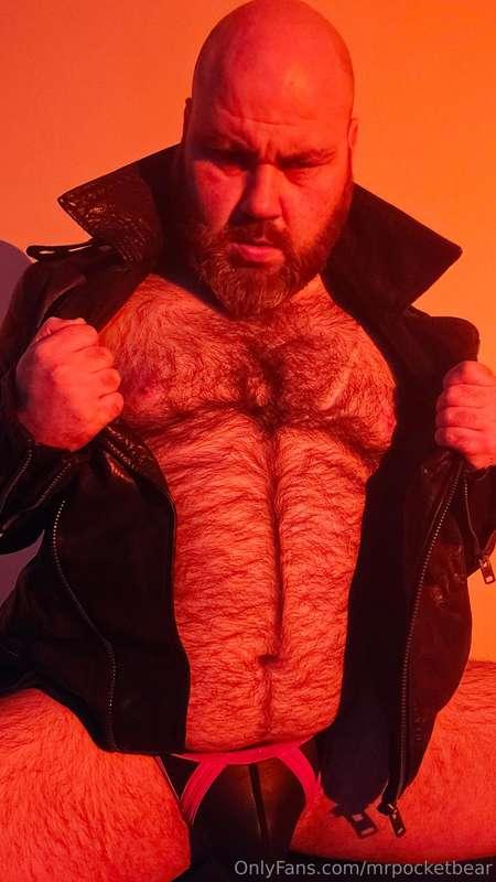 You can leave your coat on 😉 daddy has a new jacket what do ..