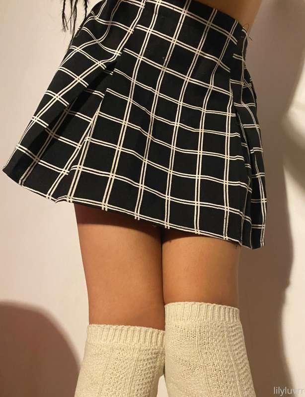 can i keep the socks on whilst you fuck me pls? 🥺