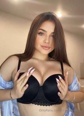 I'm @adriana_orlanda finally adult!!🥰 I love communication a..