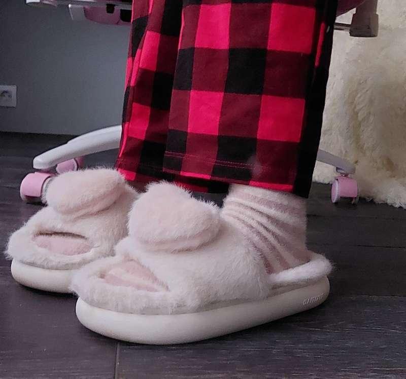 The main thing is to keep your feet warm
