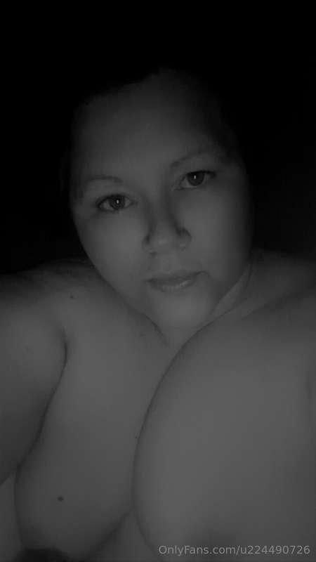 Wanna lay next to me in bed baby? Xxx