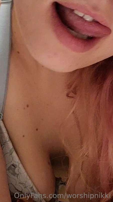 You sure you don't have a Lip and tongue fetish? 🫣🤤💕