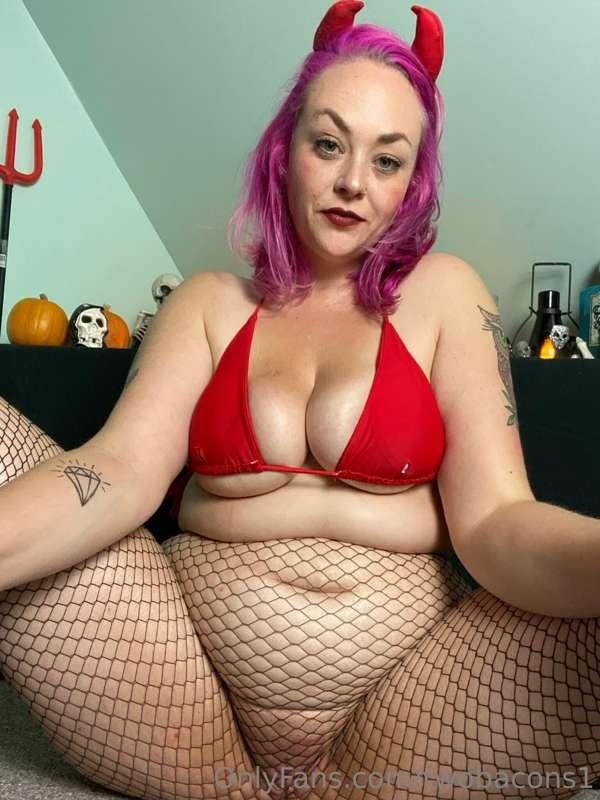 Do I make a cute devil? 😈😈😈