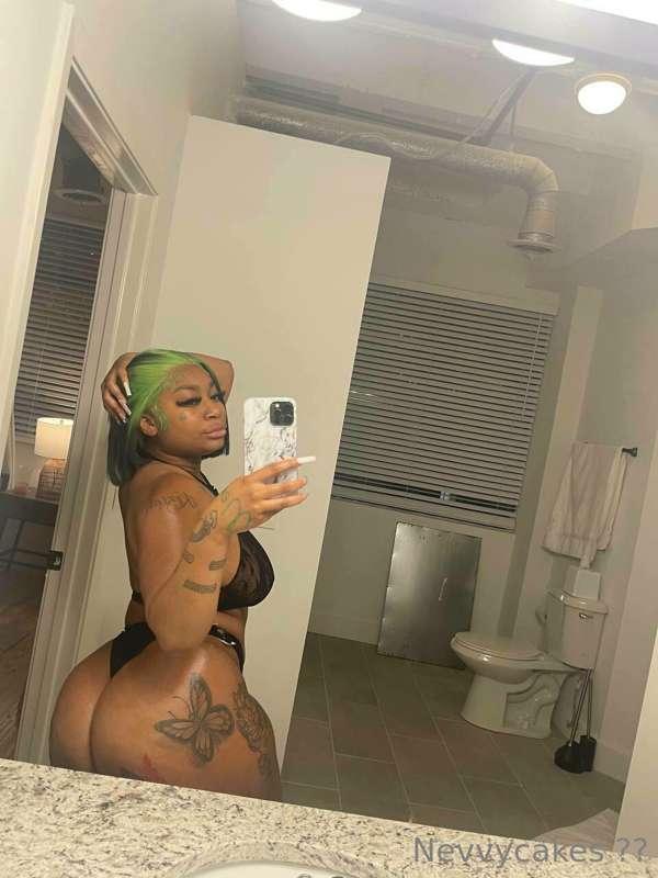 are you up baby check your dms 🥵