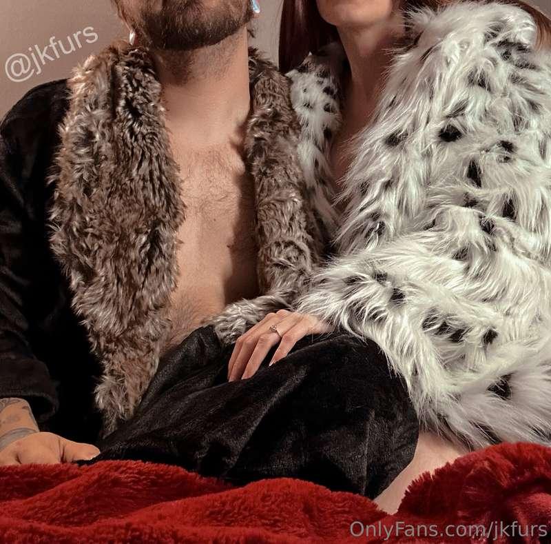 Your new fur King and Queen have arrived. 🥰💍