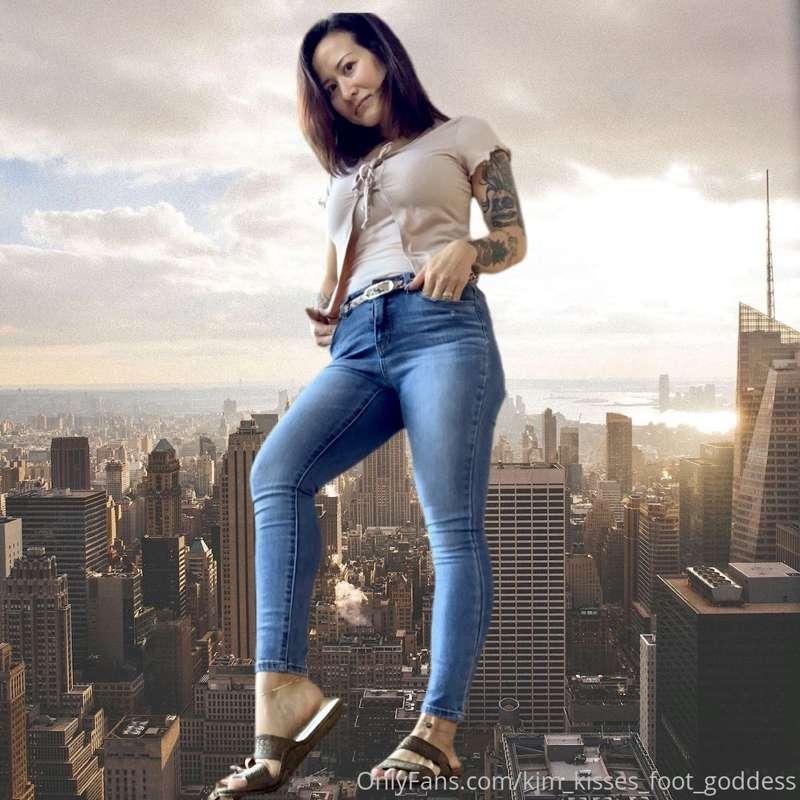 Giantess edits 😗