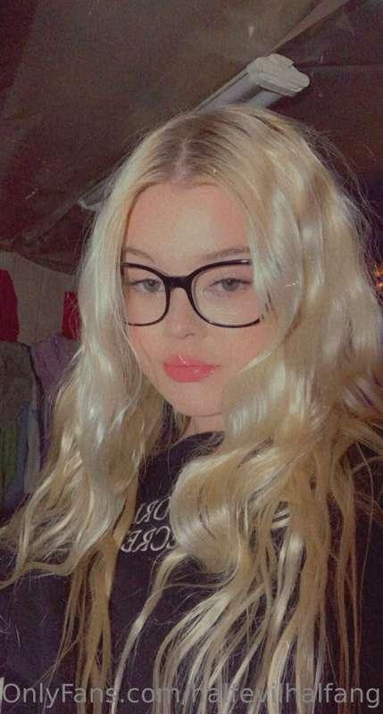 💭considering doing a raffle to get more of you all on my pri..