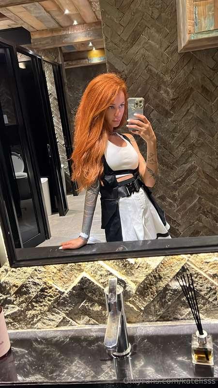 does my outfit look cute? 🤭