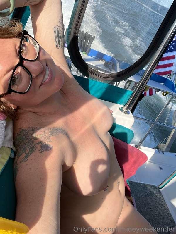 Naked on a boat is always a dream 