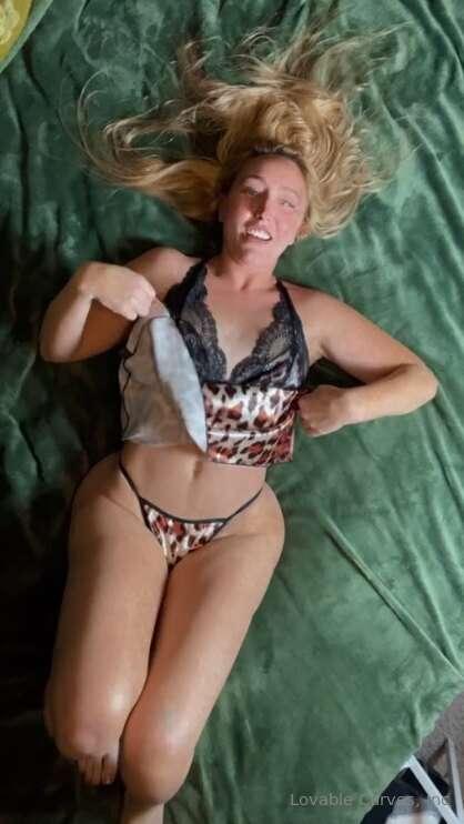 Join me in my bed now and have some fun 😘