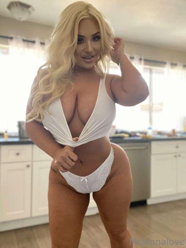 Babe. Are you moved over to my free page yet?!

@Jennalovexx..