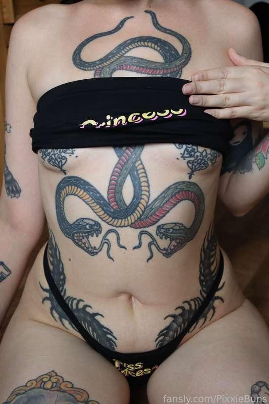 Front or back?

#ass #bigass #curvy #petite #smallboobs #tattoos #thick #underboob #thong #lingerie