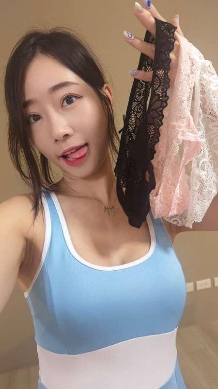 What do you think of my panties? Give your thoughts thru DMs..