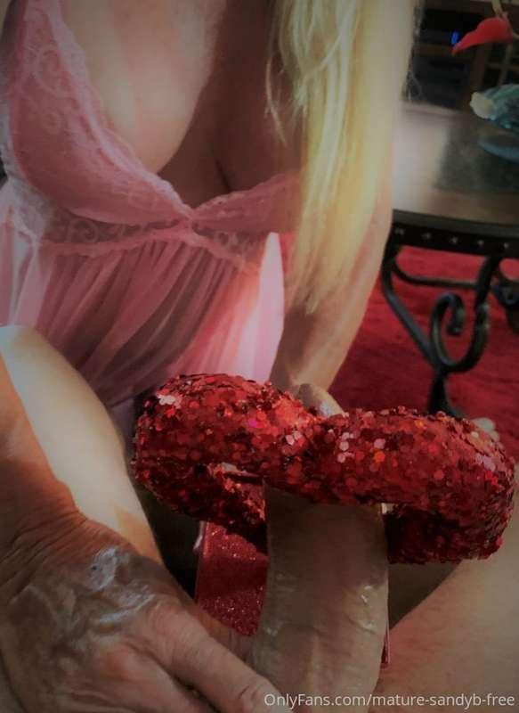 WOW !! This hard cock came all over my hands yesterday... 💦🍆..