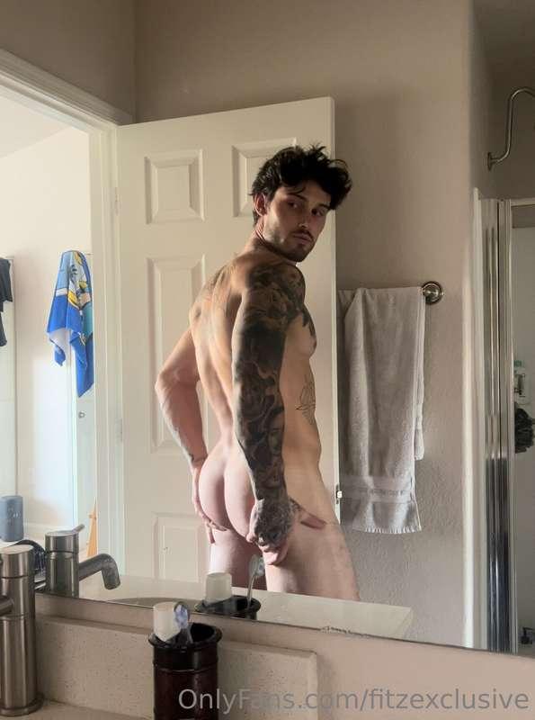 Who likes 🍑?