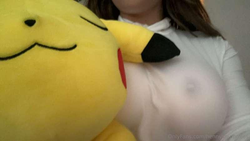 Come play with my tits, I know you want to <3