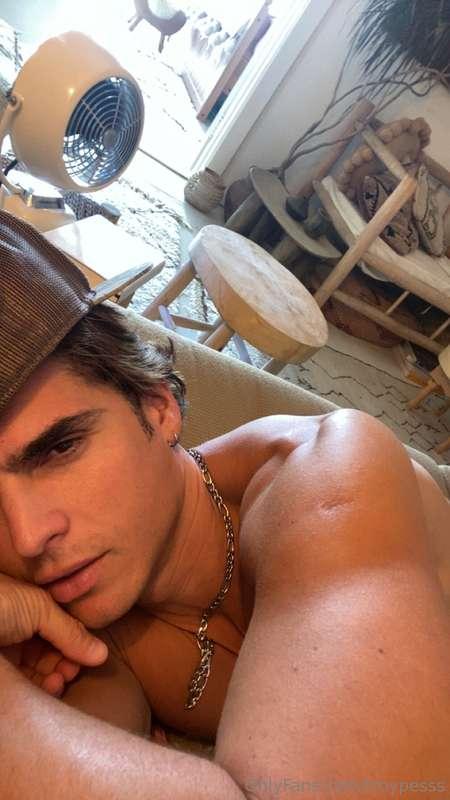 Not doin’ much… just layin’ here and thinkin’ about wreckin’..