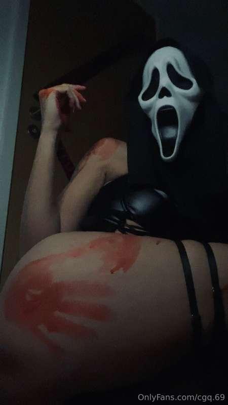 Let’s watch scary movies and chill together, I promise I won..
