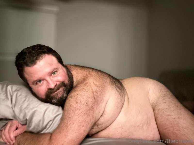 I need someone to share my bed again.  Any takers?  😉😘