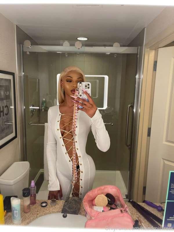 Dressed in all white but i promise I’m not innocent 😘