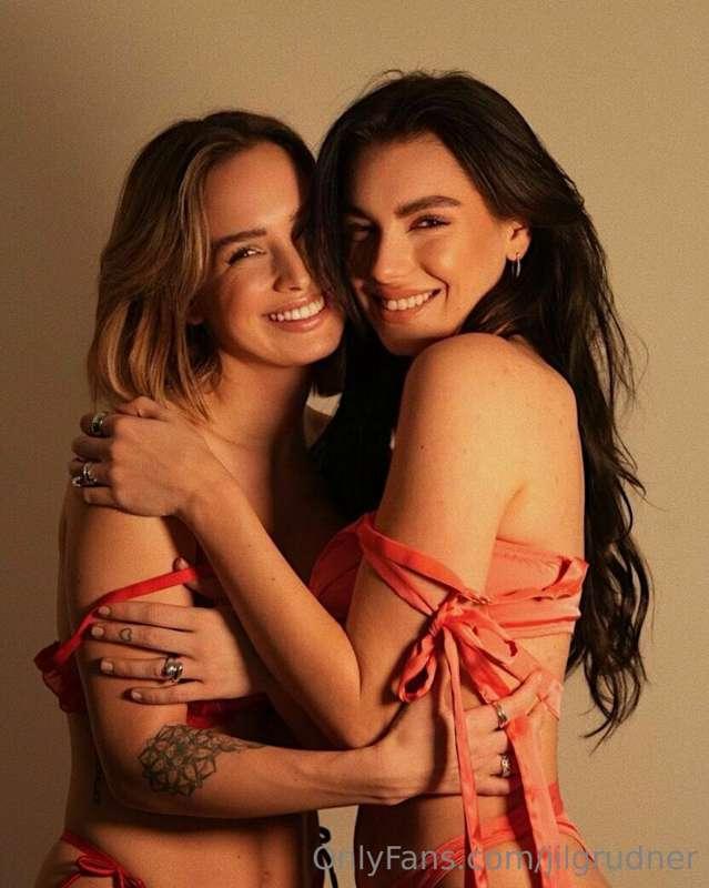 Happy Women's Day ❤️ can’t wait so share the whole set with ..