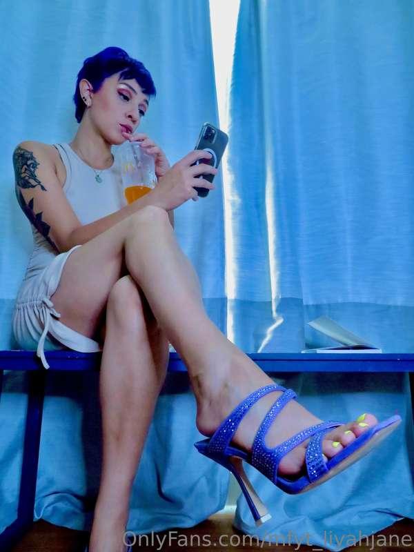 Teaser for the heel dangle content I’m putting out for you l..