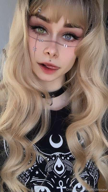 wish I could look like this for real 😻😻😻 
waifu power 🥰