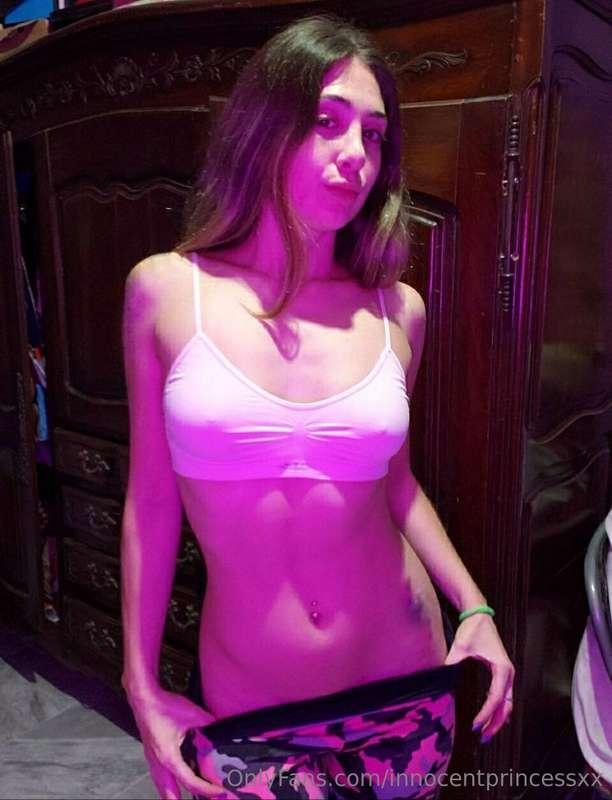 I'm @carlaa22 natural girlVc ,sexting or video custom love?C..