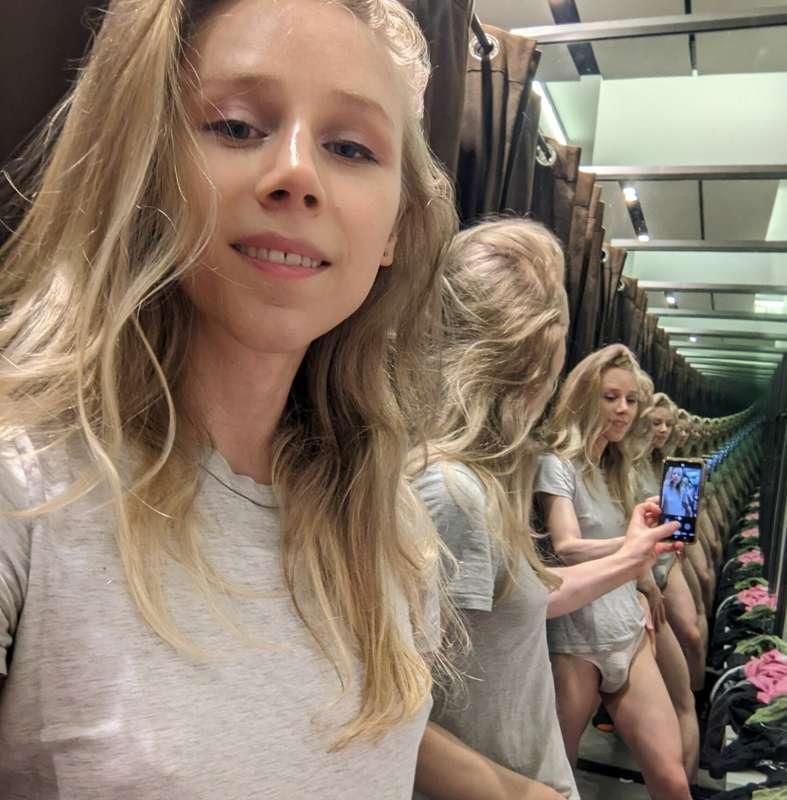 Never pass up a cool fitting room photo opportunity 😁