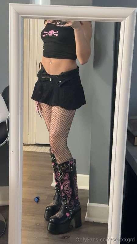 would love to get fucked wearing this outfit;)